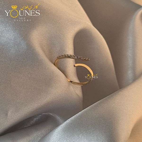 انگشتر نگین دار مینیمال طلا